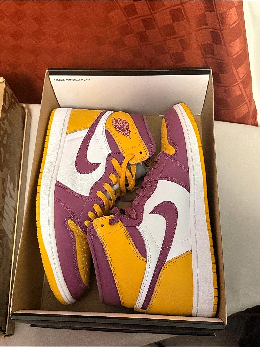 Nike Air Jordan 1 Retro High OG 'Brotherhood' Sneakers Yellow & Purple US 10